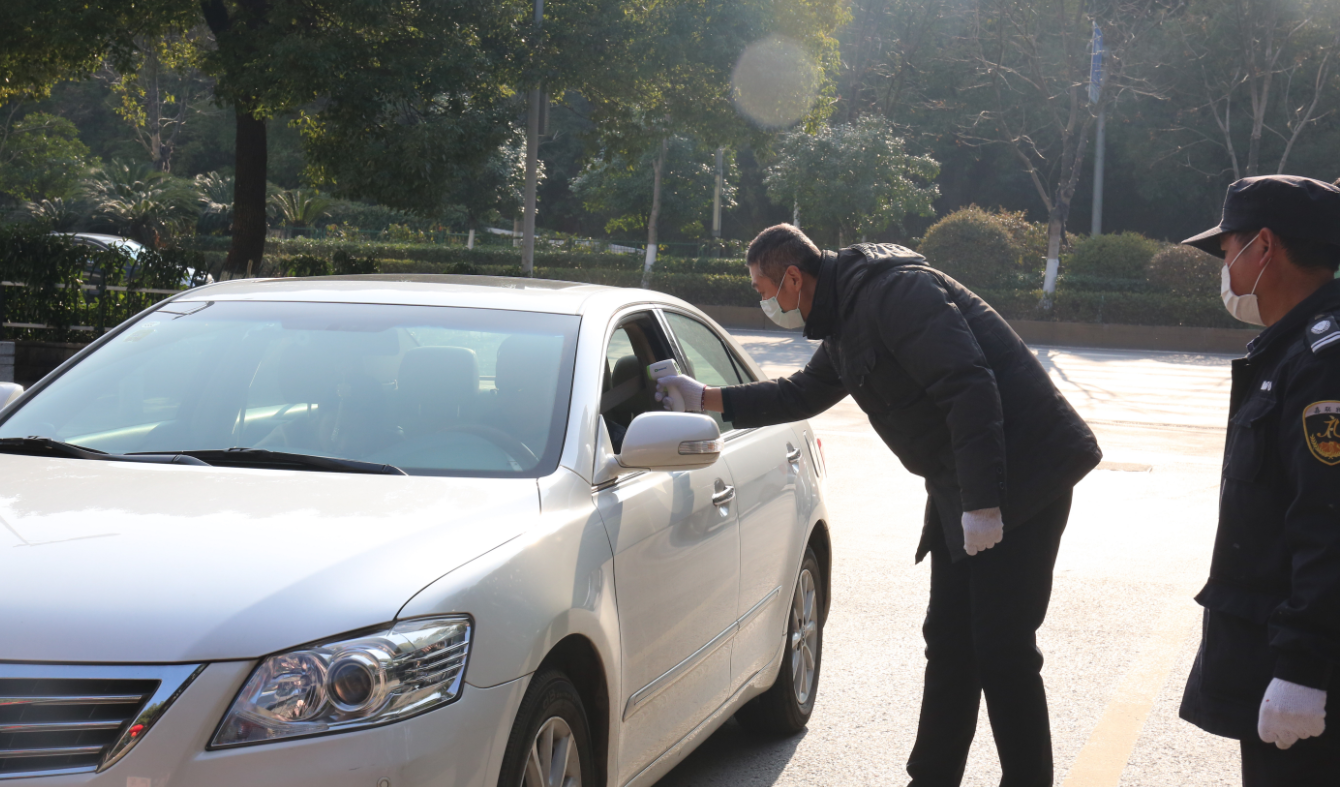 1581296689956418.png 張亞軍測體溫20200131182949.png