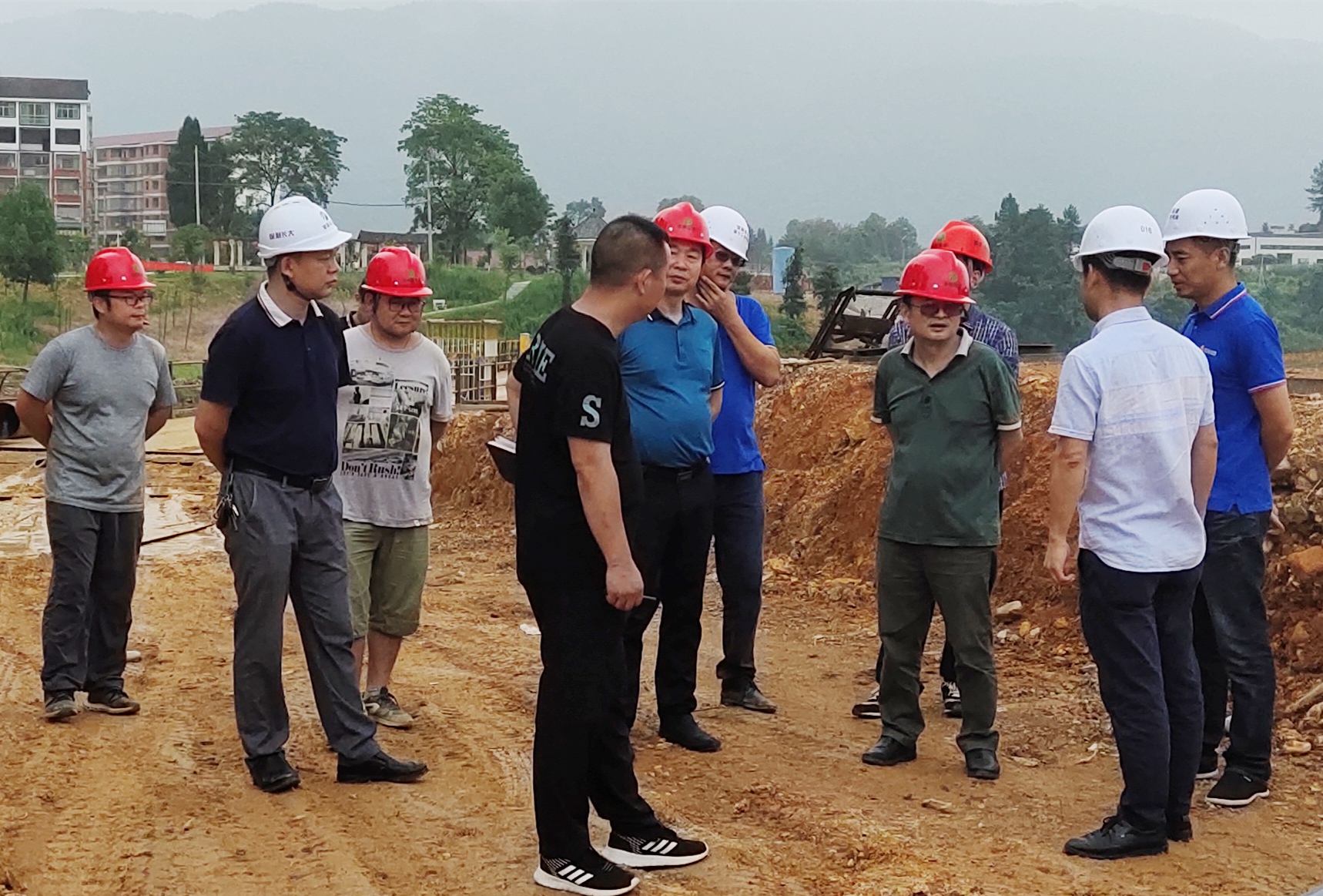 20200729173590.jpg 照片:湖南高速集團檢查指導官新12標項目防汛備汛工作_副本.jpg