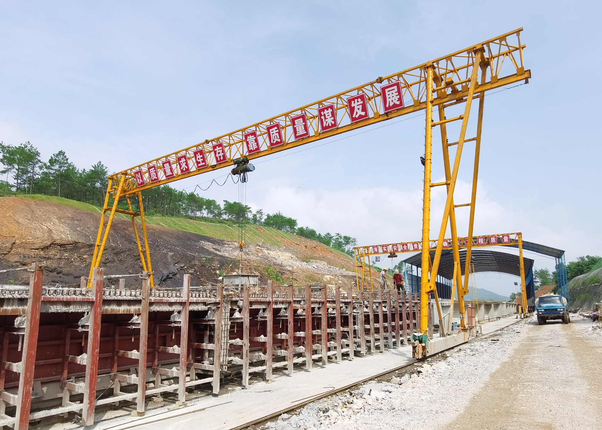 20200810101942.jpg 龍瑯三標二處447片T梁全部預制完成_副本.jpg