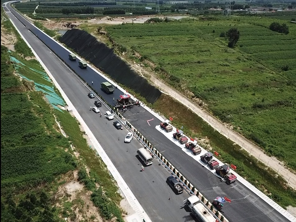 20200810130480.jpg 文萊十四標上面層試驗路攤鋪圓滿完成.jpg