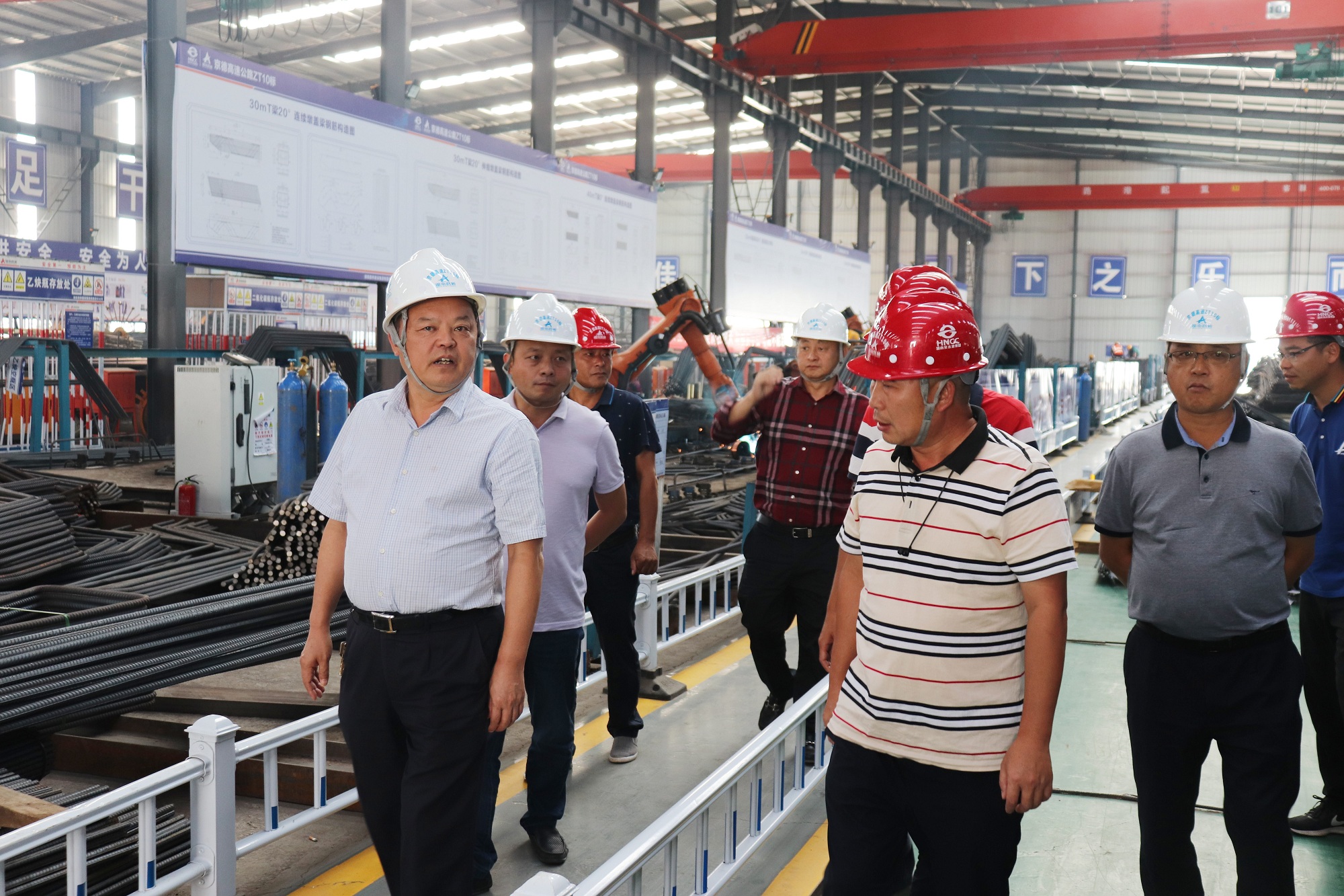 20200911639710.jpg 20200903 龔智輝赴京德高速ZT10標(biāo)開(kāi)展紅線督查 圖_副本.jpg