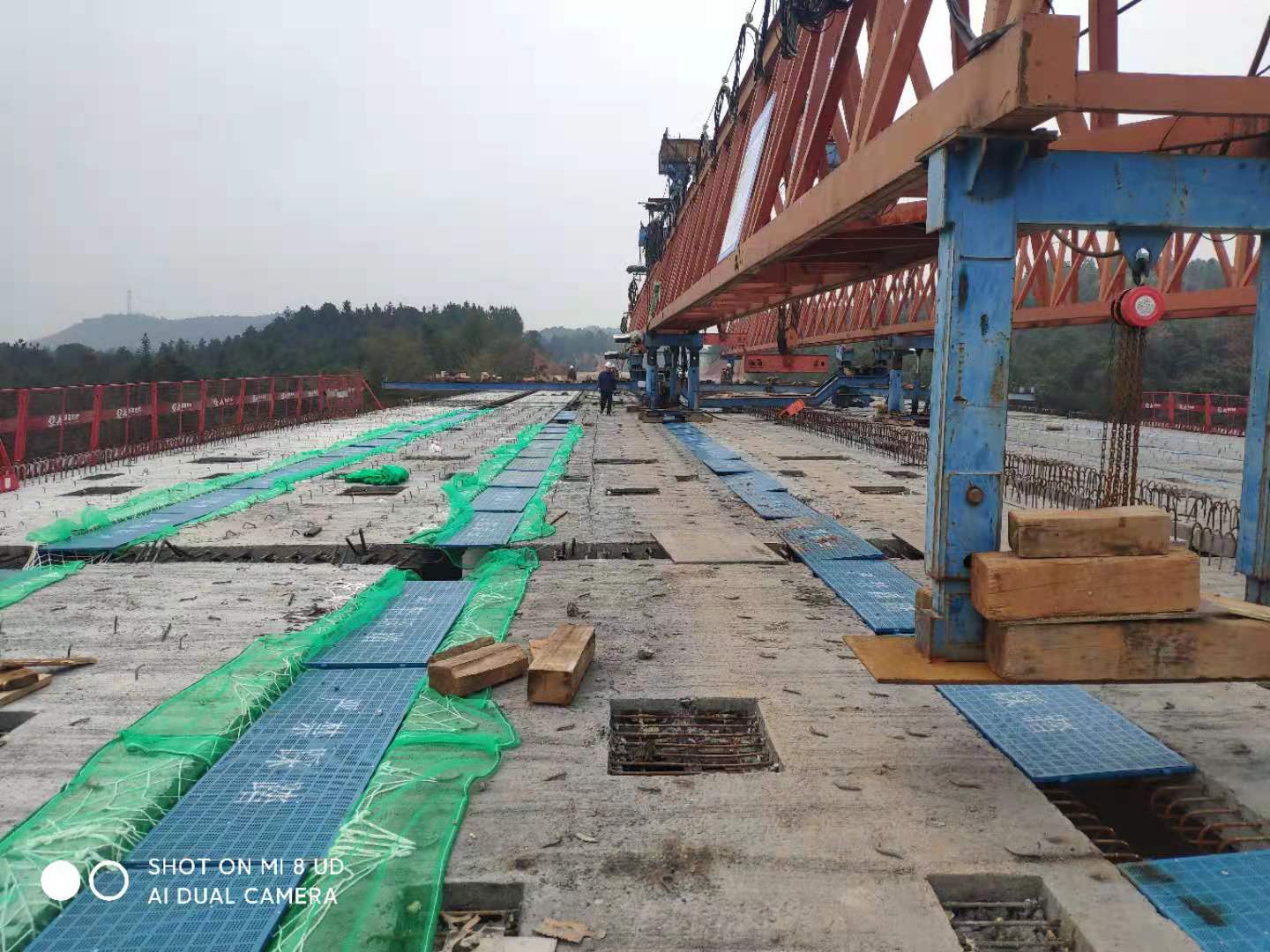20210111110978.jpg 韶二標(biāo)完成兩橋架通.jpg