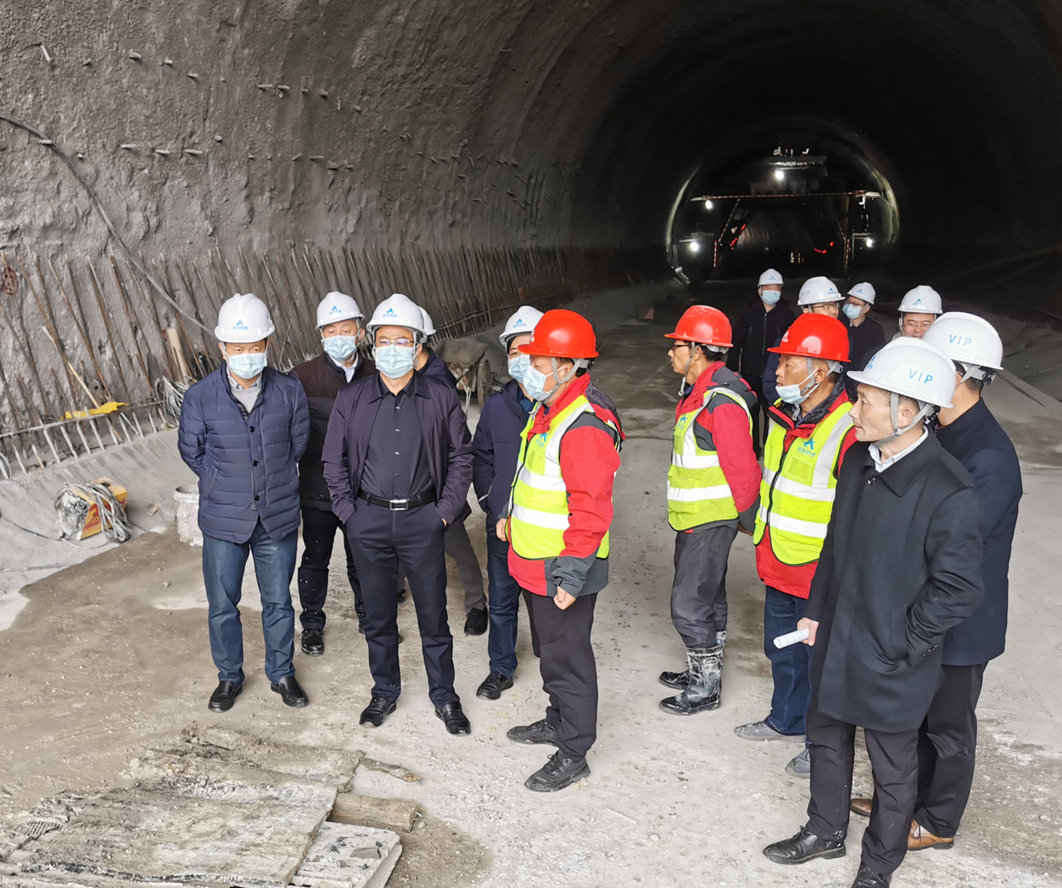 20210406699223.jpg 交水建集團(tuán)領(lǐng)導(dǎo)赴新田連接線項(xiàng)目開展督查安全生產(chǎn)工作 圖1_副本.jpg