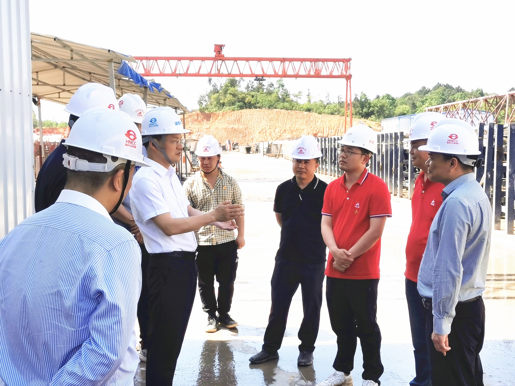 20210508113754.jpg 楊宏偉檢查慰問(wèn)寧韶項(xiàng)目_副本.jpg