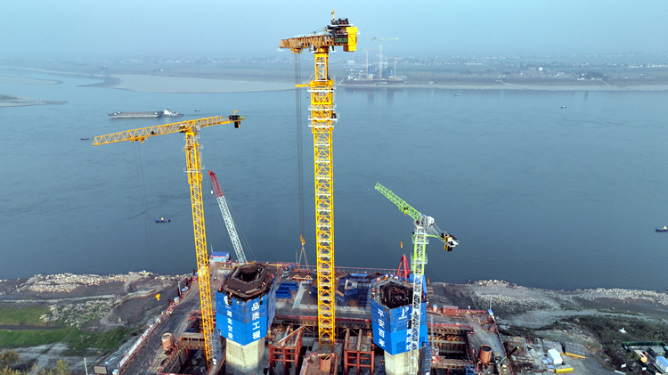 20231124359444.jpg R4300-200創(chuàng)新型結(jié)構(gòu)塔機 (2)_副本.jpg